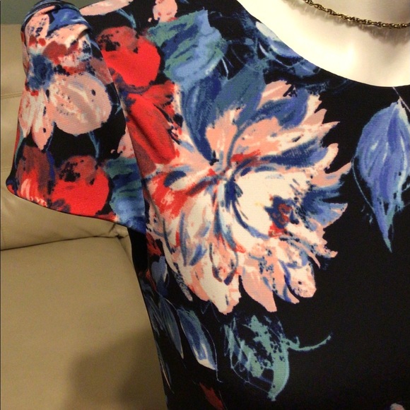 SOLD Betsey Johnson Floral Pencil Dress Sz 6 - Picture 11 of 12